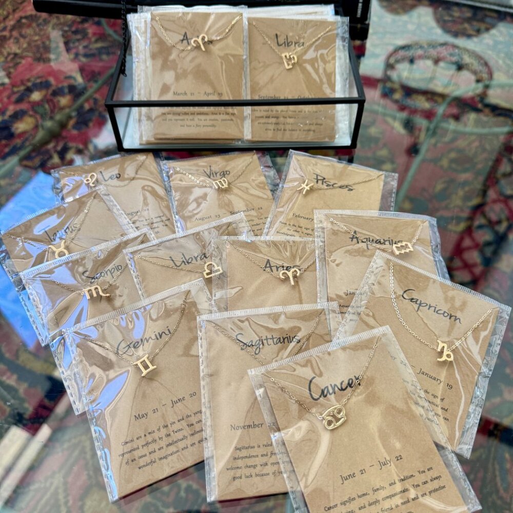 Horoscope Zodiac Necklaces All Signs Leo Wholesale Lot of 34 NEW in package
